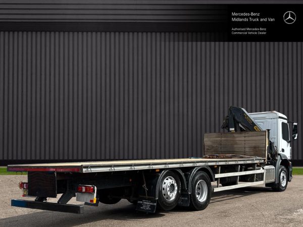 Mercedes-Benz Arocs 2530 Flatbed with Palfinger Crane - Image 3