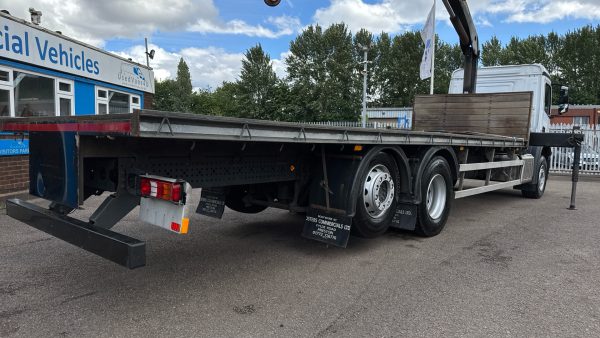Mercedes-Benz Arocs 2530 Flatbed with Palfinger Crane - Image 27
