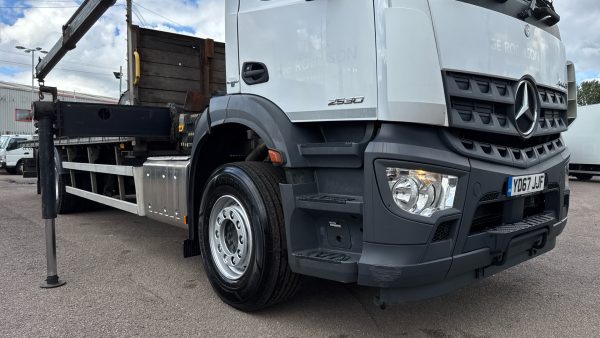 Mercedes-Benz Arocs 2530 Flatbed with Palfinger Crane - Image 28