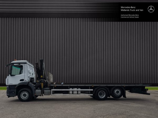 Mercedes-Benz Arocs 2530 Flatbed with Palfinger Crane - Image 6