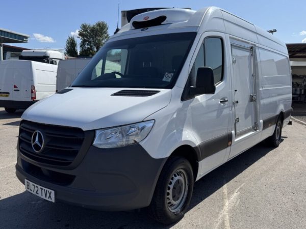 2023 Mercedes-Benz Sprinter 2.0 315 CDI Progressive RWD L3H2 Dual Temp Freezer Van - Image 2