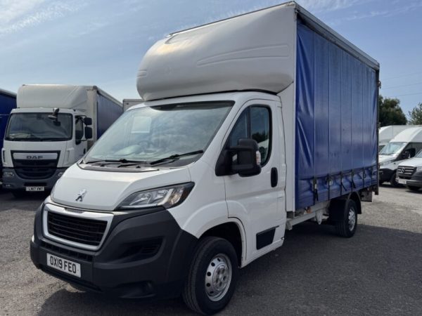 2019 Peugeot Boxer 2.0 BlueHDI 335 Business+ L4 Curtainside with Tail Lift - Image 2