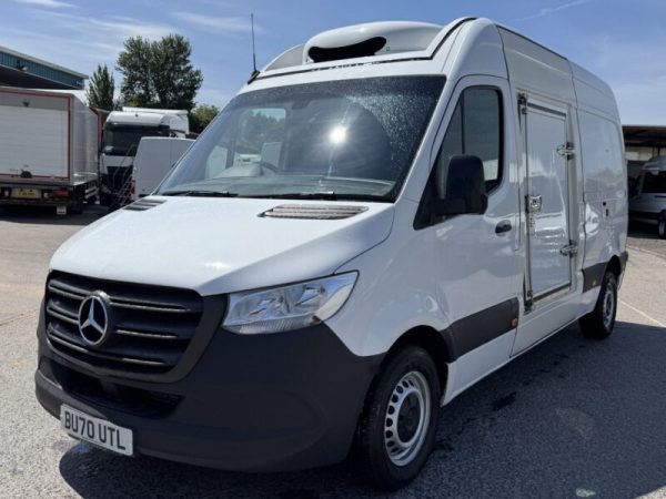 2020 Mercedes-Benz 2.1 314 CDI FWD L2H2 Dual Temp Freezer Van - Image 2