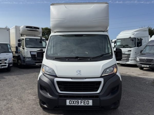 2019 Peugeot Boxer 2.0 BlueHDI 335 Business+ L4 Curtainside with Tail Lift - Image 3