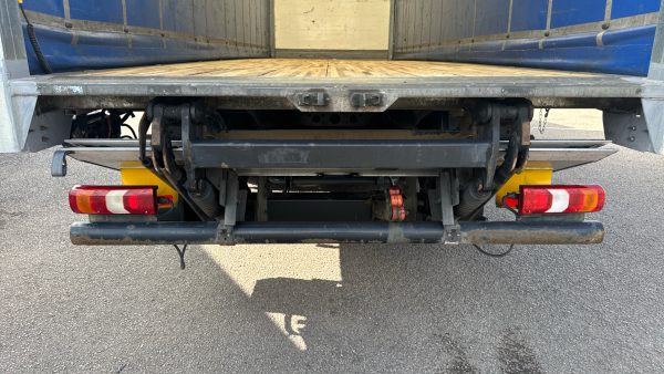 Mercedes-Benz Actros 2530 Curtailside with Tuckaway Taillift - Image 22