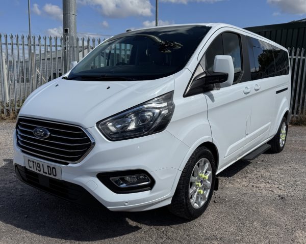 Ford Tourneo Custom 2.0 310 EcoBlue Titanium L2 9 Seat MPV - Image 2