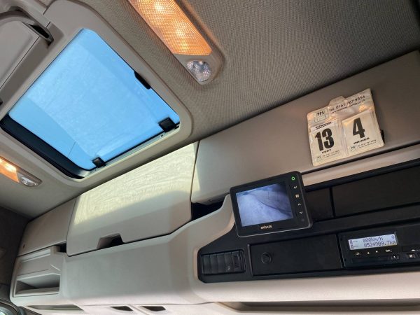 Scania P250 4x2 Curtain/Taillift - Image 10