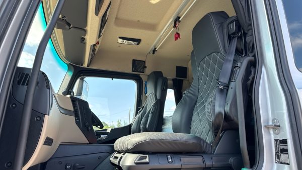 Mercedes-Benz Actros 2446 Sleeper Cab - Safe Loading - Image 9