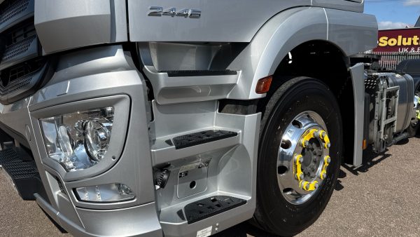 Mercedes-Benz Actros 2446 Sleeper Cab - Safe Loading - Image 36