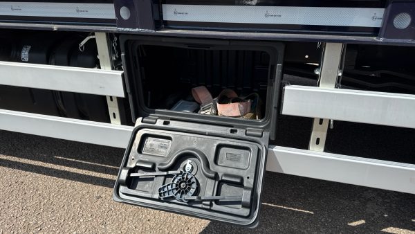 DAF LF 180 FA Beavertail Plant Body - Image 18
