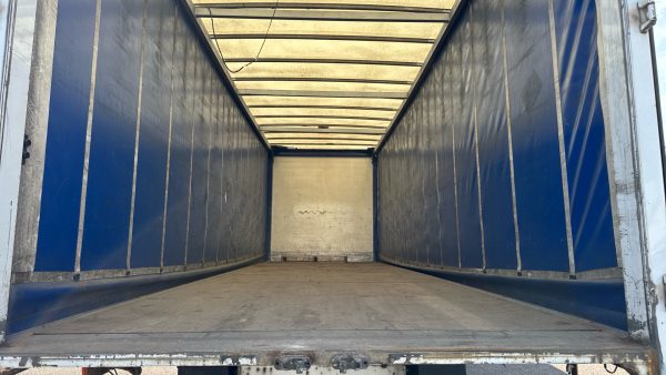 Mercedes-Benz Actros 2527 Curtainside with Tuckaway Taillift - Image 18