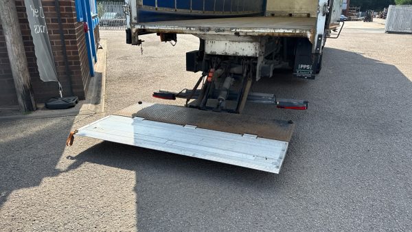 Mercedes-Benz Actros 2527 Curtainside with Tuckaway Taillift - Image 20