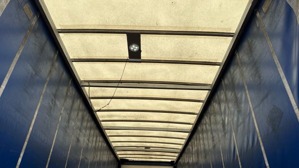 Mercedes-Benz Actros 2527 Curtainside with Tuckaway Taillift - Image 21