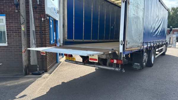Mercedes-Benz Actros 2527 Curtainside with Tuckaway Taillift - Image 23