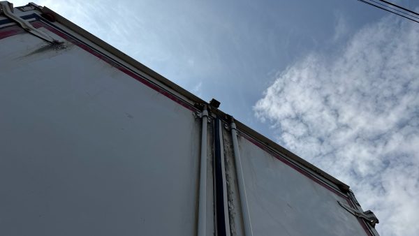 Mercedes-Benz Actros 2527 Curtainside with Tuckaway Taillift - Image 27