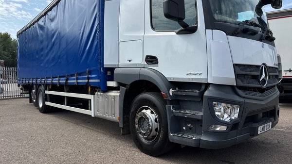 Mercedes-Benz Actros 2527 Curtainside with Tuckaway Taillift - Image 33
