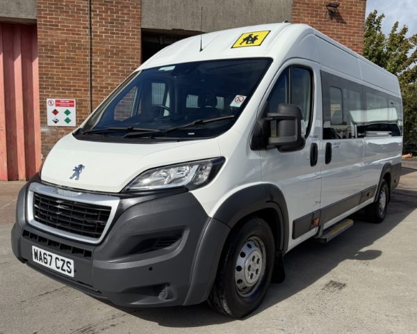 Peugeot Boxer 2.0 BlueHDI 440 L4H2 17 Seat Minibus Lite - Image 2