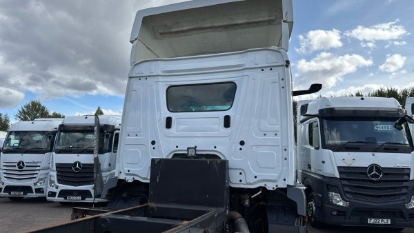 Mercedes-Benz Actros 1835 Demount Chassis - Image 15