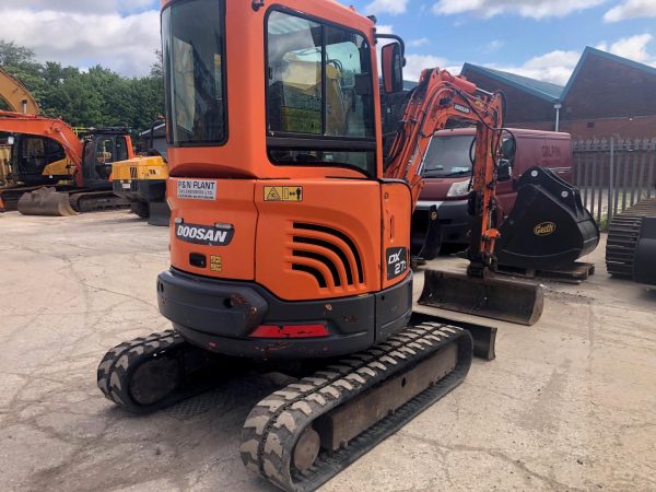 Doosan DX27z - Image 2