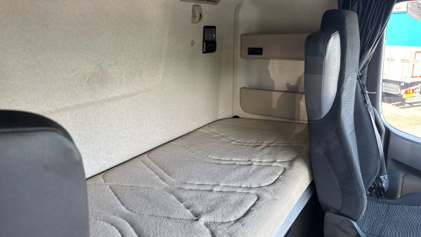 Mercedes-Benz Actros 2545LS Bigspace - Image 16