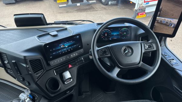 Mercedes-Benz Actros 2545lS Bigspace - Image 10