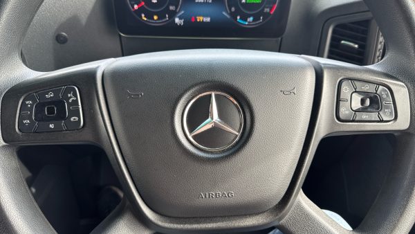 Mercedes-Benz Actros 2545lS Bigspace - Image 23