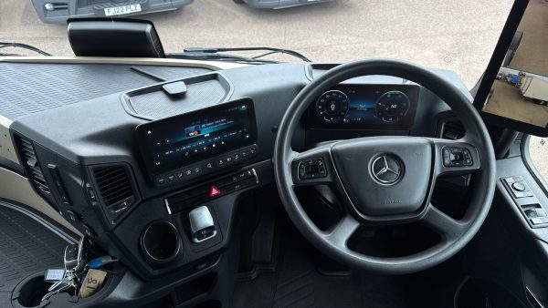 Mercedes-Benz Actros 2545LS BigSpace - Image 9