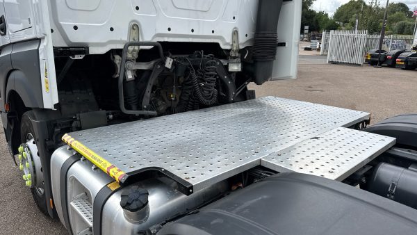 Mercedes-Benz Actros 2545LS BigSpace - Image 22