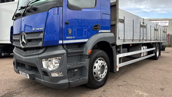 Mercedes-Benz Actros 1824 Classic 26ft Dropside - Image 21