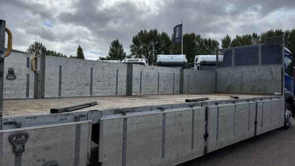 Mercedes-Benz Actros 1824 Classic 26ft Dropside - Image 31