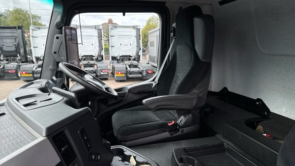 Mercedes-Benz Actros 1824 Classic 26ft Dropside - Image 33