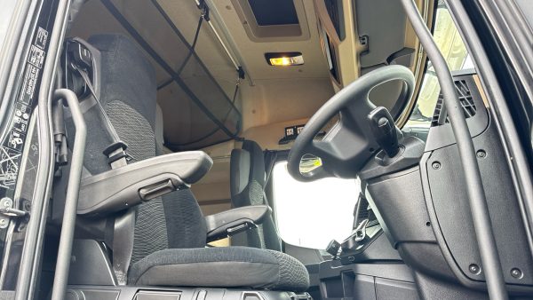 Mercedes-Benz Actros 1840LS StreamSpace - Image 11