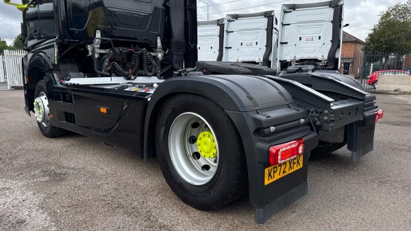 Mercedes-Benz Actros 1840LS StreamSpace - Image 21