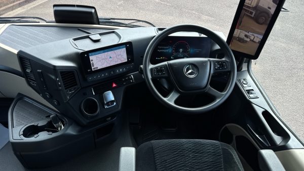 Mercedes-Benz Actros 2545 Streamspace - Image 10