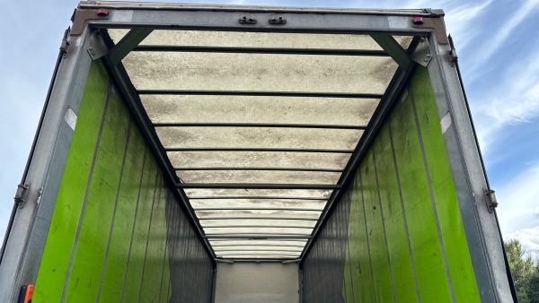 Mercedes-Benz Antos 2530 Curtainside with Tuckaway Taillift - Image 23