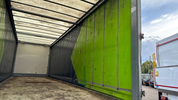 Mercedes-Benz Antos 2530 Curtainside with Tuckaway Taillift - Image 25
