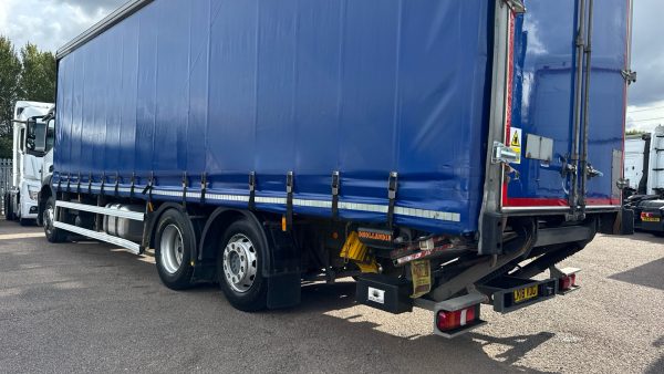 Mercedes-Benz Antos 2530 Curtainside with Tuckaway Taillift - Image 31