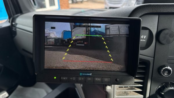 Mercedes-Benz Antos 2530 Curtainside with Tuckaway Taillift - Image 32