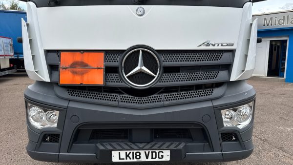 Mercedes-Benz Antos 2530 Curtainside with Tuckaway Taillift - Image 40