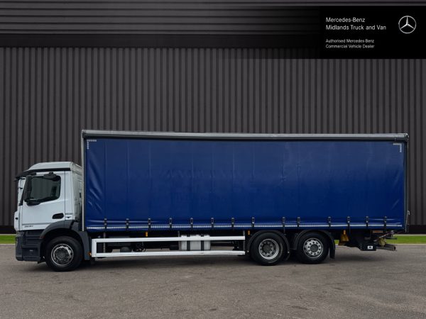 Mercedes-Benz Antos 2530 Curtainside with Tuckaway Taillift - Image 5