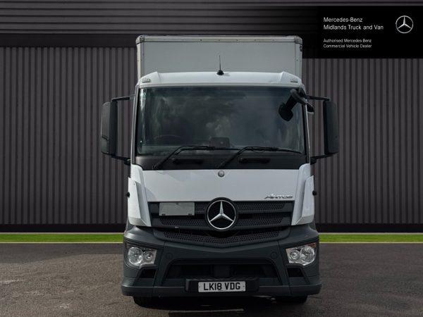 Mercedes-Benz Antos 2530 Curtainside with Tuckaway Taillift - Image 7