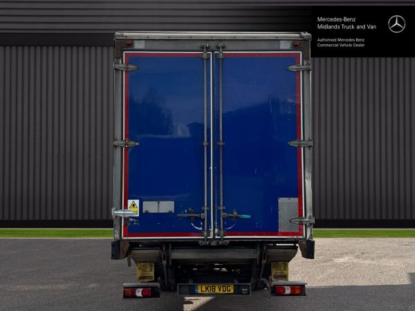 Mercedes-Benz Antos 2530 Curtainside with Tuckaway Taillift - Image 8