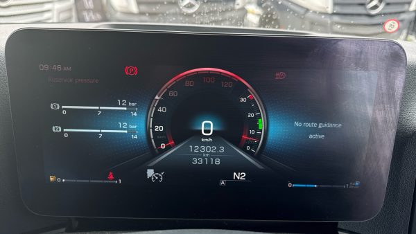 Mercedes-Benz Actros 5 1830L Stream Box with Taillift - Image 12