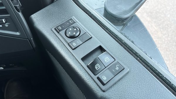Mercedes-Benz Actros 5 1830L Stream Box with Taillift - Image 14