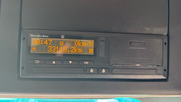 Mercedes-Benz Actros 5 1830L Stream Box with Taillift - Image 15