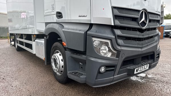 Mercedes-Benz Actros 5 1830L Stream Box with Taillift - Image 18