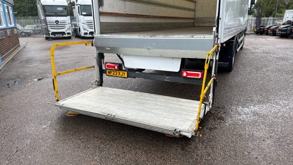 Mercedes-Benz Actros 5 1830L Stream Box with Taillift - Image 22