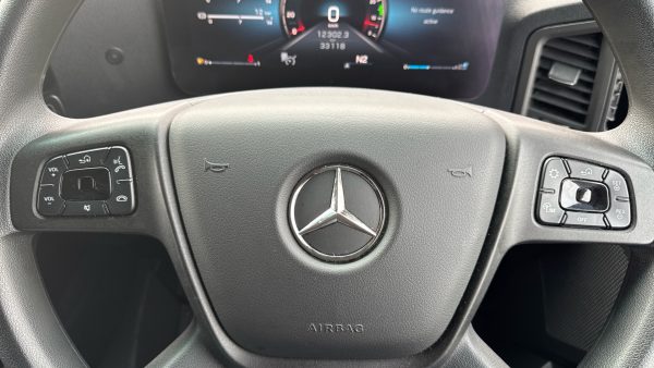 Mercedes-Benz Actros 5 1830L Stream Box with Taillift - Image 23