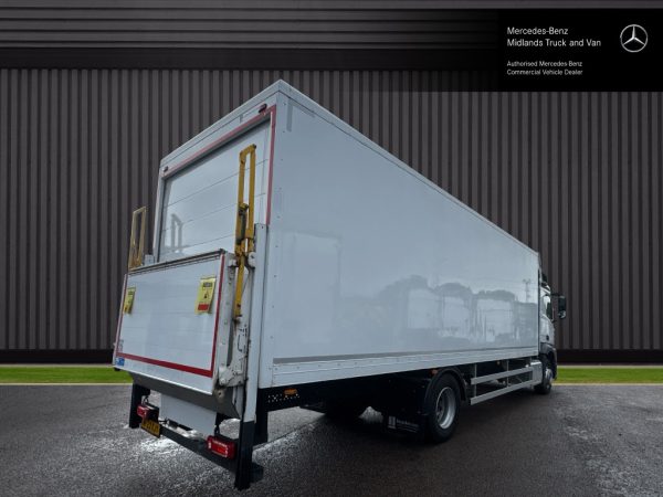 Mercedes-Benz Actros 5 1830L Stream Box with Taillift - Image 3