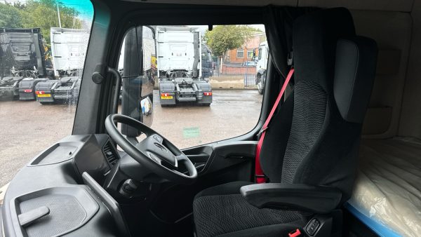 Mercedes-Benz Actros 5 1830L Stream Box with Taillift - Image 27
